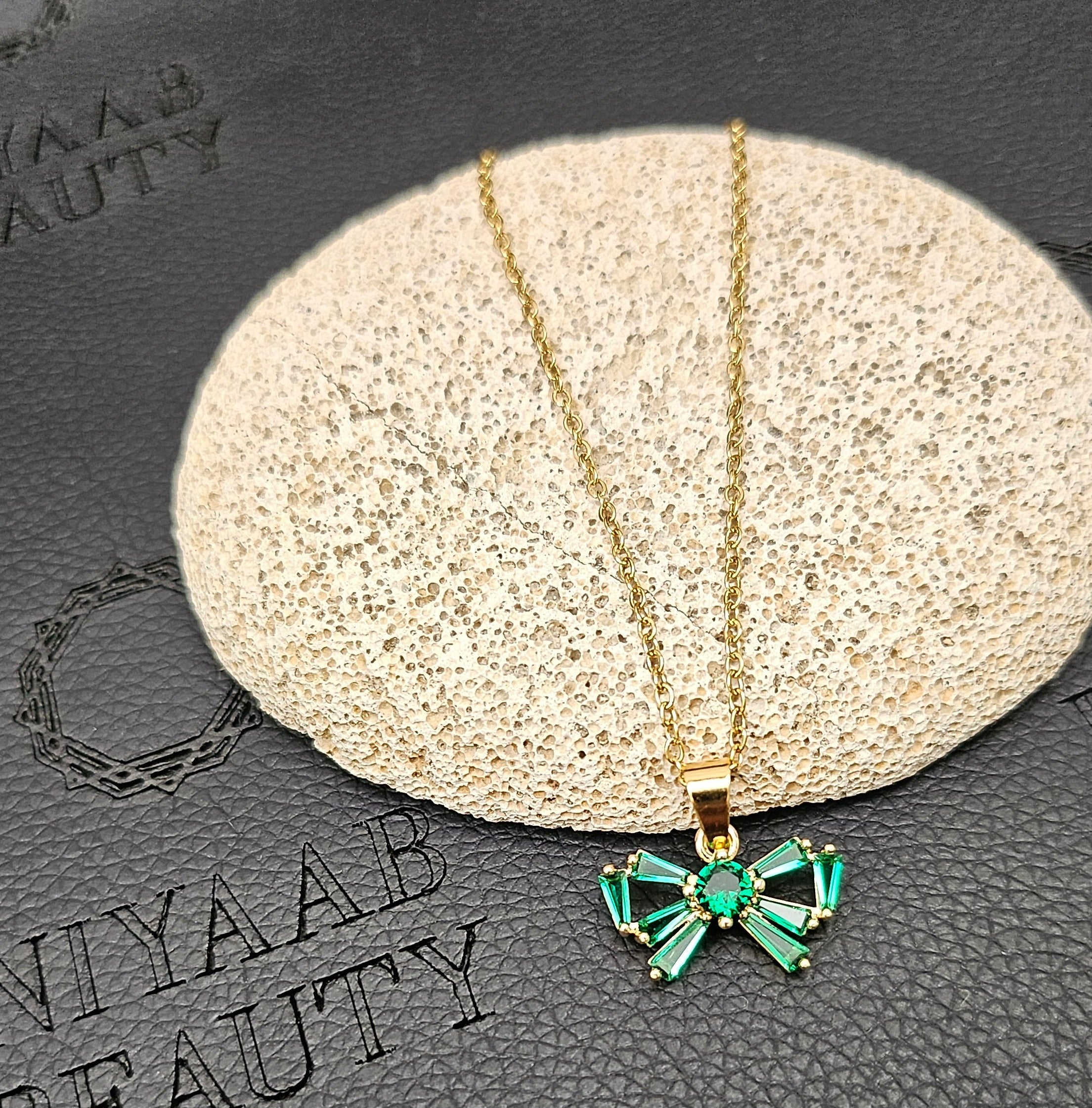 Green Zircon Bow Necklace – Niyaab beauty