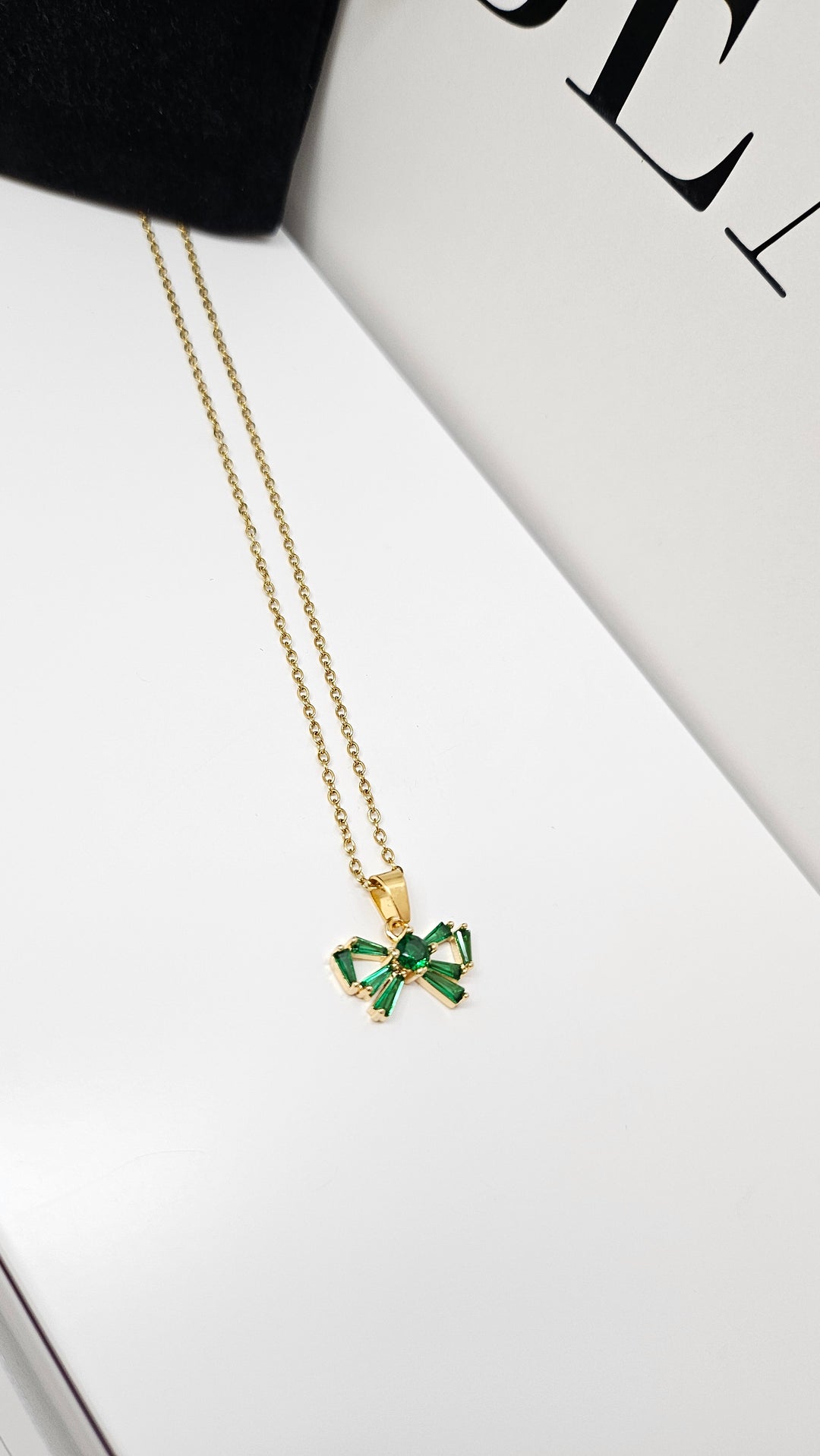Green Zircon Bow Necklace