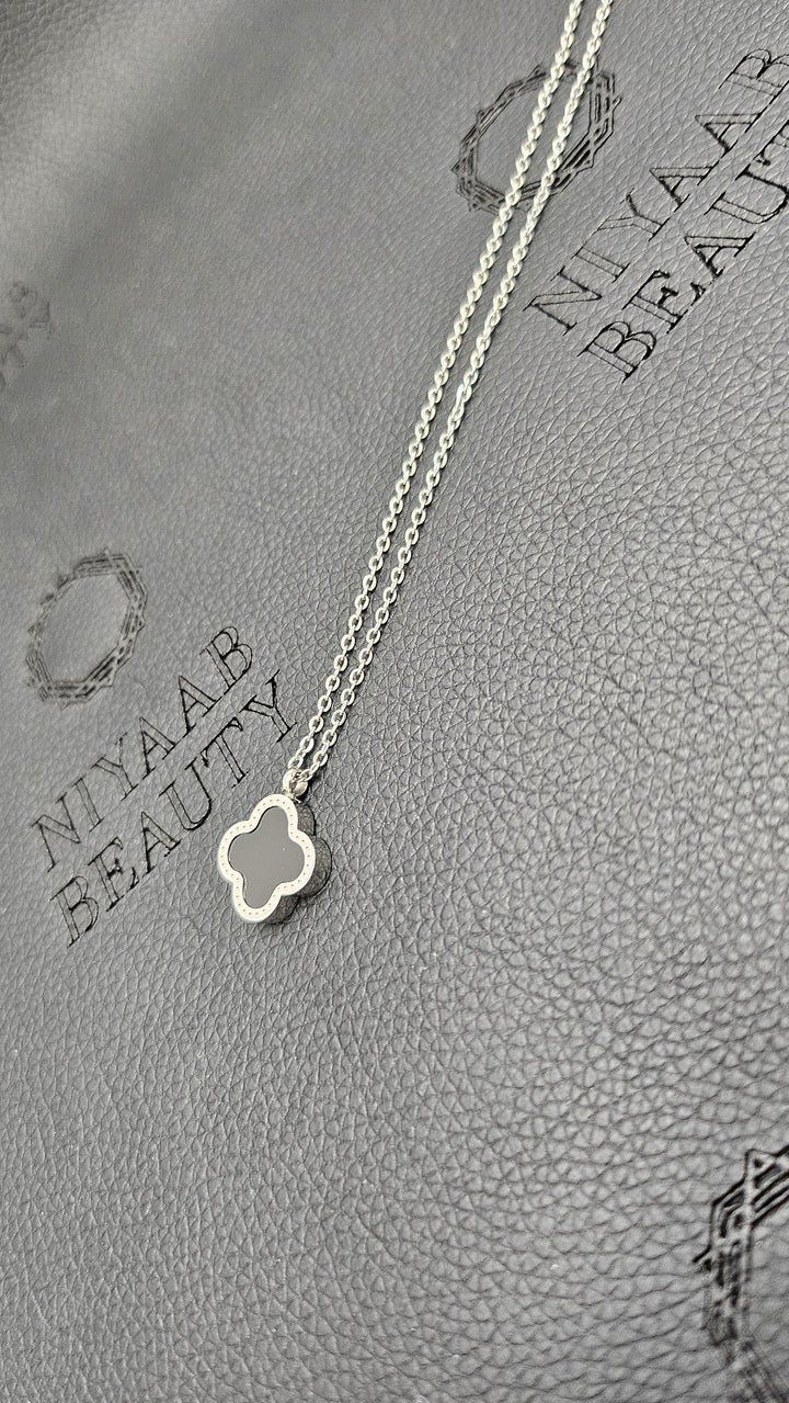 Four leaf clover necklace (silver)