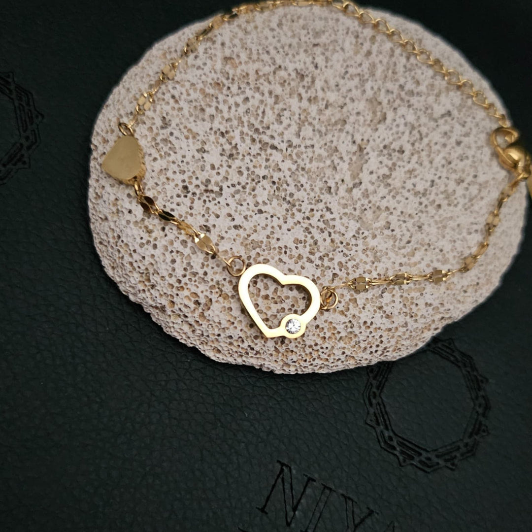 Dainty heart bracelet