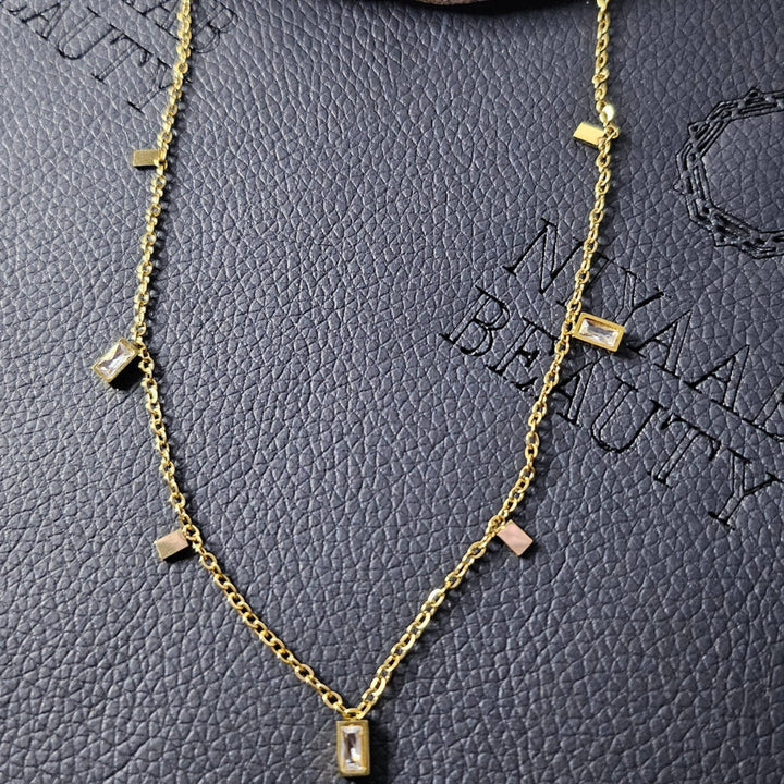 Minimalist gold dainty necklace